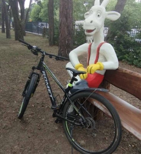 Ławeczka z Koziołkiem Matołkiem w Otwocku 